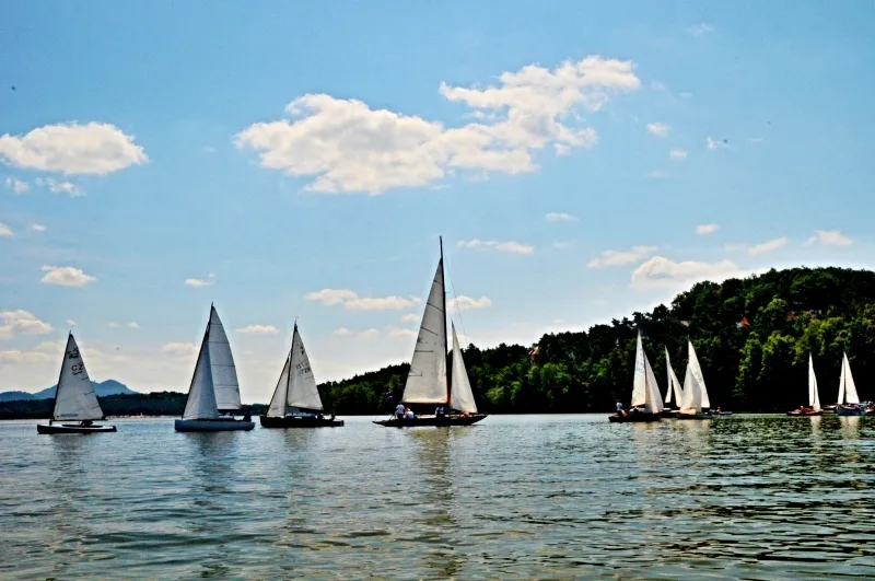 Regata RUT Classic - závod klasických dřevěných plachetnic na Máchově jezeře