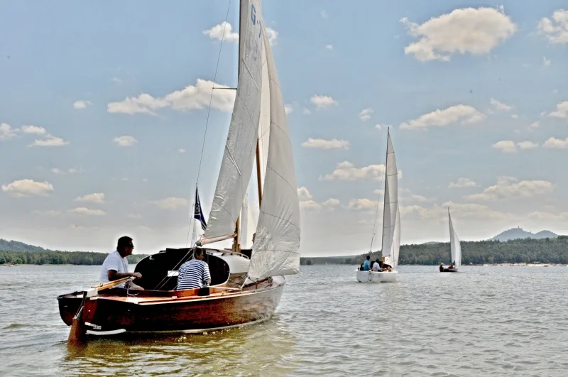 Regata RUT Classic - závod klasických dřevěných plachetnic na Máchově jezeře