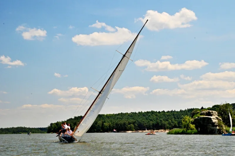 Regata RUT Classic - závod klasických dřevěných plachetnic na Máchově jezeře